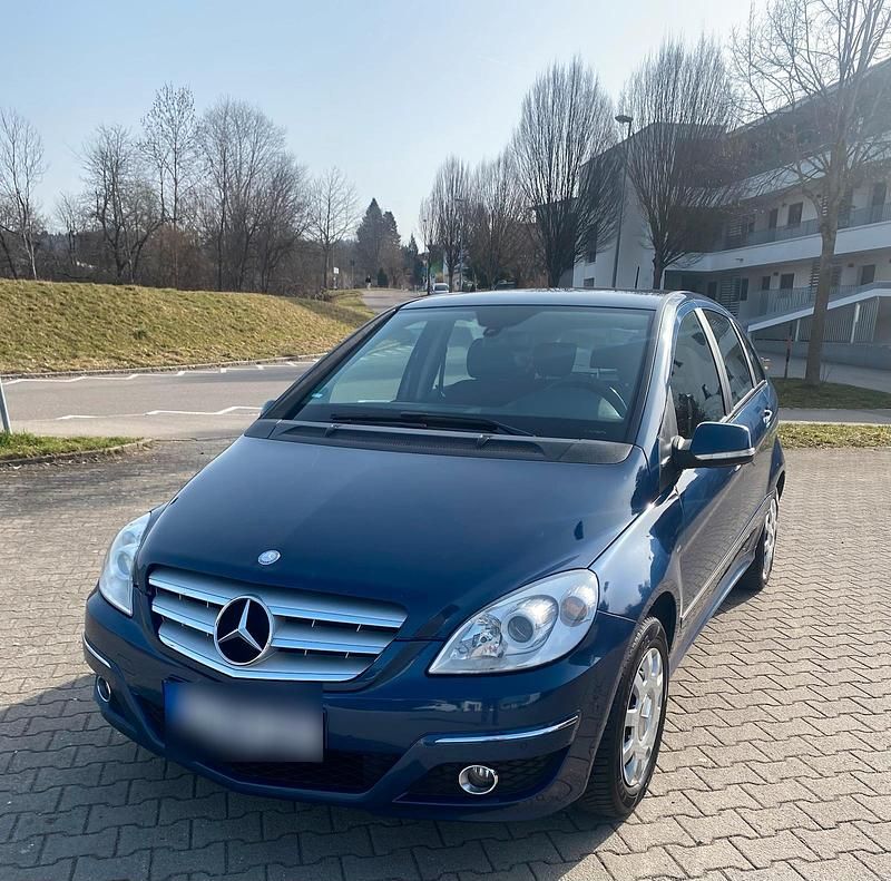 Gebraucht Mercedes B170 116 PS (85 kW) 2009 Blau Van / Kleinbus