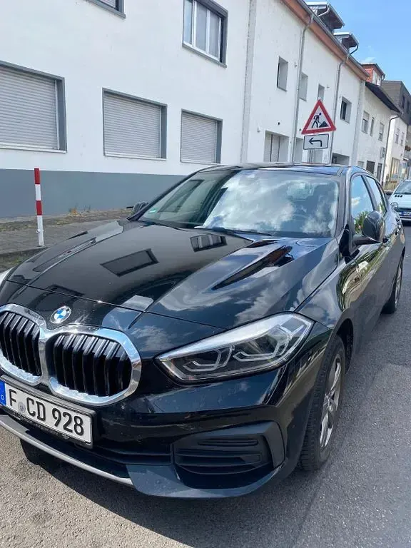 Gebraucht BMW 118 Advantage 136 PS (100 kW) 2021 Schwarz Limousine