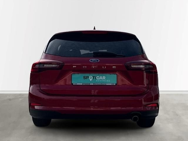 Gebraucht Ford Focus Titanium 116 PS (85 kW) 2024 Rot Kombi