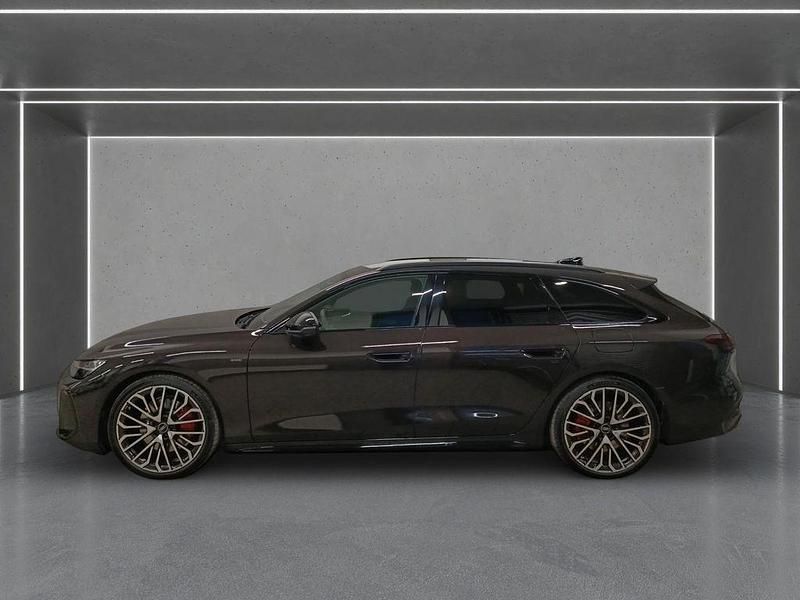 Neu Audi A6 Sport 367 PS (269 kW) 2025 Madeirabraun metallic Kombi