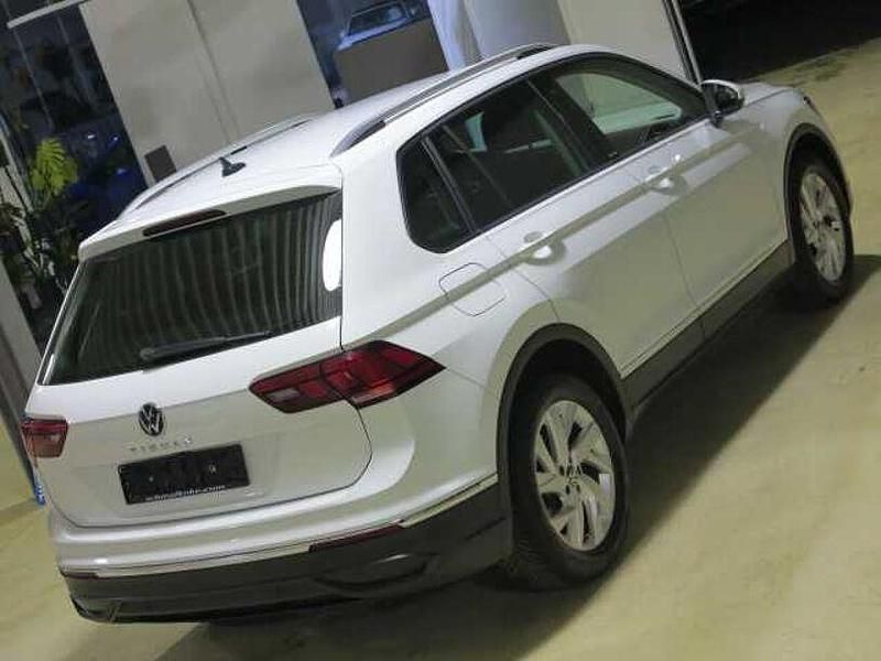 Gebraucht VW Tiguan Active 150 PS (110 kW) 2022 Pure white SUV