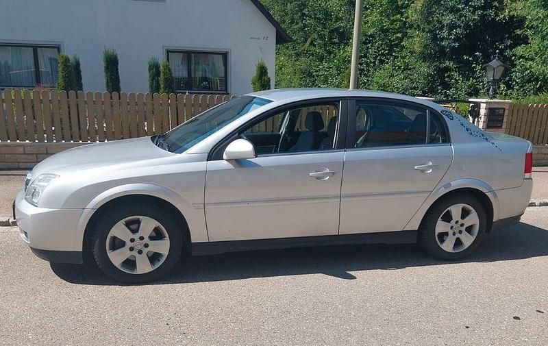 Silber Gebraucht 2004 Opel Vectra Comfort Limousine | 3.600 € (Fairer Preis) - Bild 1/4