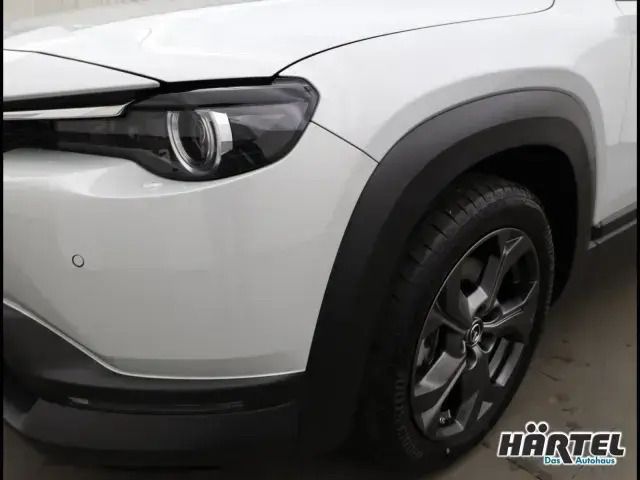 Gebraucht Mazda MX30 106 kW (145 PS) 2021 Mondsteinweiss (white), metallic SUV