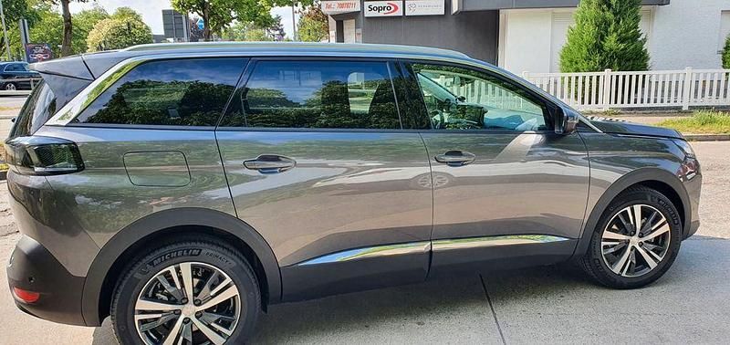 Gebraucht Peugeot 5008 Allure 131 PS (96 kW) 2021 Grau SUV