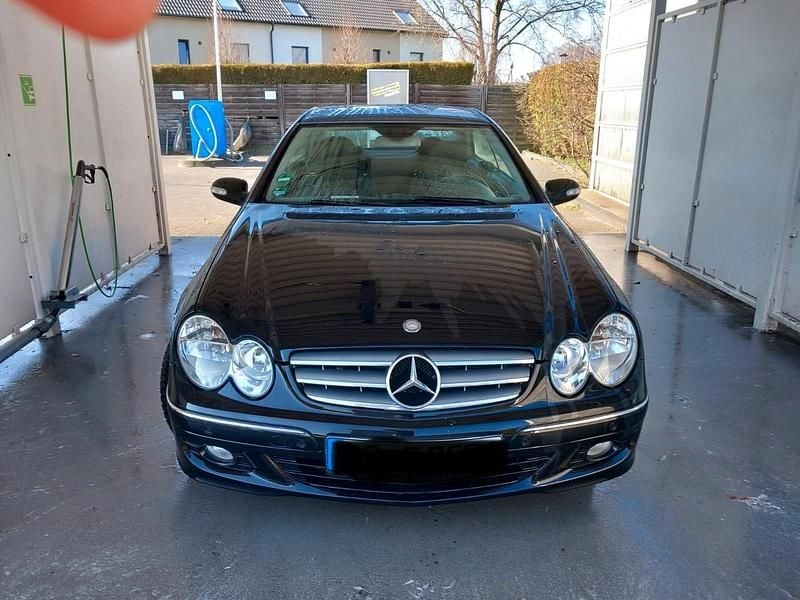 Schwarz Gebraucht 2007 Mercedes CLK200 Coupé | 5.900 € (Fairer Preis) - Bild 1/4