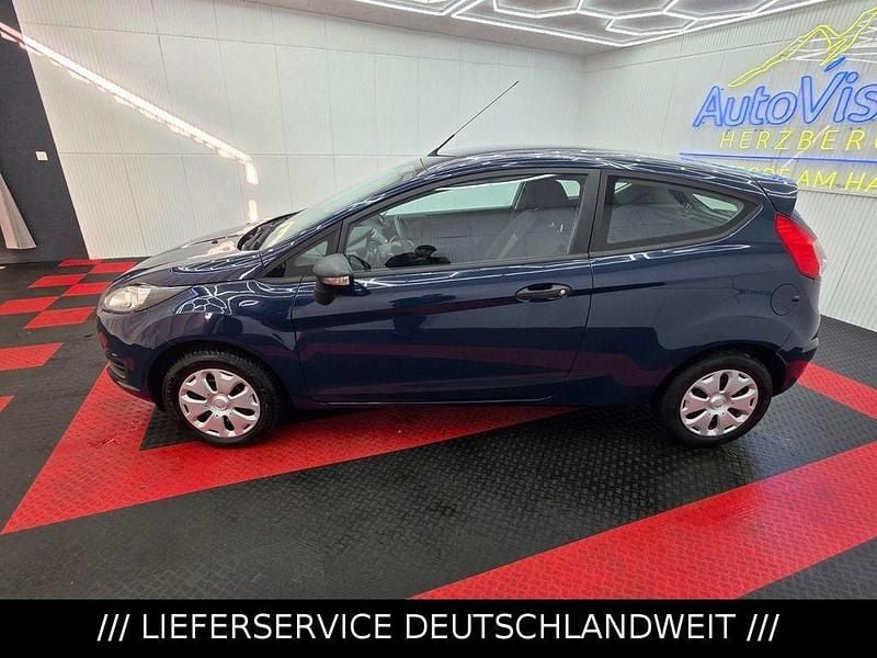 Gebraucht Ford Fiesta Ambiente 60 PS (44 kW) 2015 Blau Kleinwagen