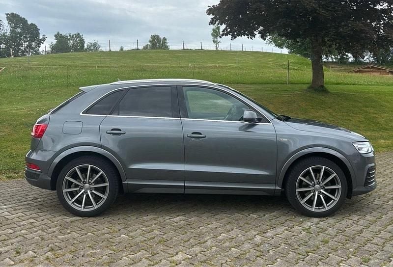 Grau Gebraucht 2016 Audi Q3 Comfort SUV | 16.000 € (Fairer Preis) - Bild 1/4