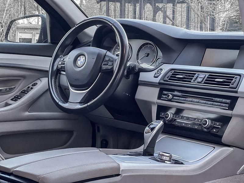 Second-hand BMW 525 218 CP (160 kW) 2012 Negru Break