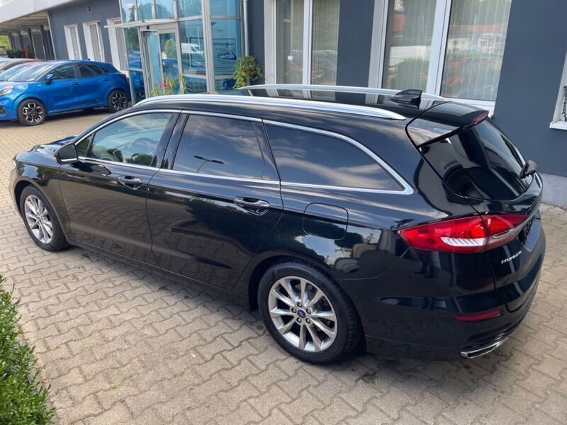 Gebraucht Ford Mondeo Titanium 190 PS (139 kW) 2020 Iridiumschwarz metallic Kombi