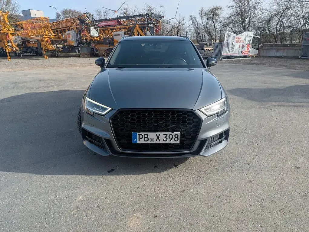 Gebraucht Audi A3 S-Line 150 PS (110 kW) 2018 Grau Limousine