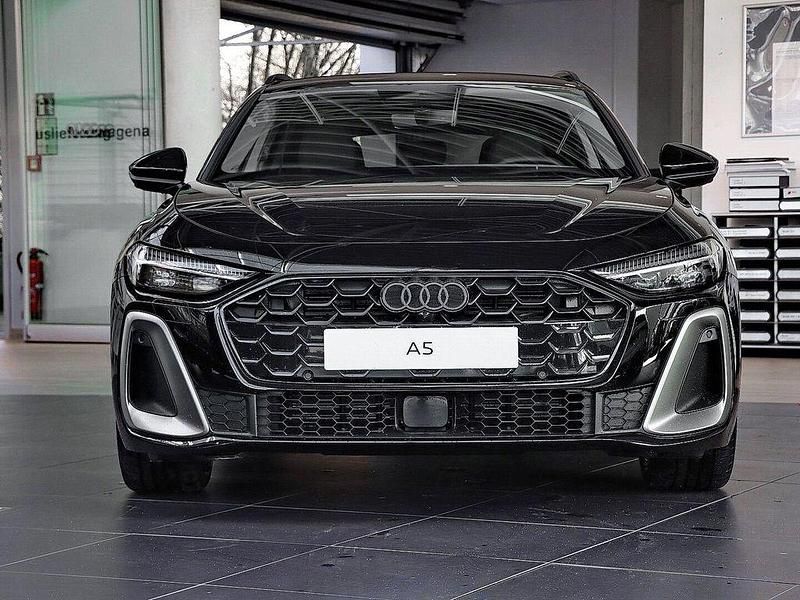 Neu Audi A5 Edition .1 150 PS (110 kW) 2026 Schwarz Kombi