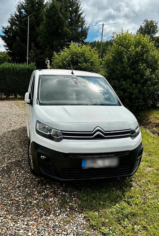 Weiß Gebraucht 2020 Citroën Berlingo Van / Kleinbus | 10.900 € - Bild 1/4