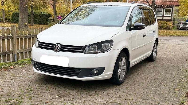 Weiß Gebraucht 2013 VW Touran Match Van / Kleinbus | 5.500 € (Fairer Preis) - Bild 1/4