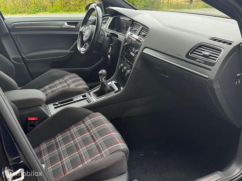 Gebraucht VW Golf VII GTI 245 PS (180 kW) 2018 Schwarz Limousine