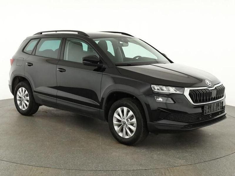 Neu Skoda Karoq Selection 150 PS (110 kW) 2025 Black magic perleffekt SUV
