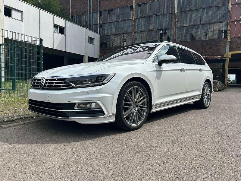 Weiß Gebraucht 2016 VW Passat Highline Kombi | 17.999 € (Fairer Preis) - Bild 1/4