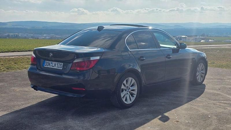 Second-hand BMW 520 170 CP (125 kW) 2004 Albastru Berlinǎ
