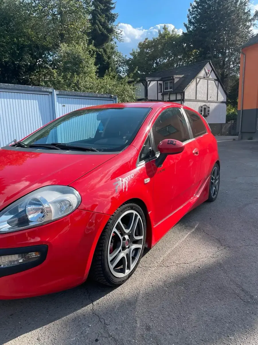 Gebraucht Fiat Punto 69 PS (50 kW) 2011 Rot Kleinwagen