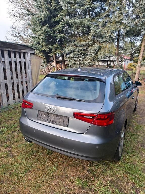 Gebraucht Audi A3 Ambiente 150 PS (110 kW) 2015 Grau Limousine