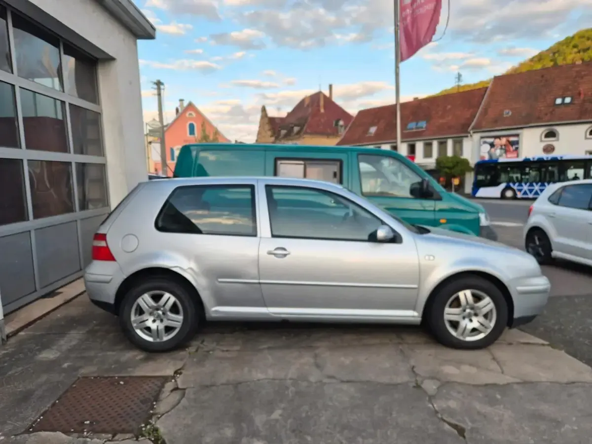Gebraucht VW Golf 101 PS (74 kW) 2003 Silber Coupé