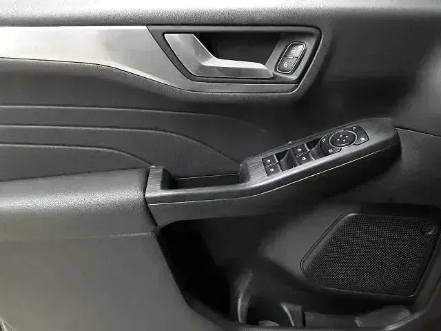 Gebraucht Ford Kuga Titanium 120 PS (88 kW) 2023 Schwarz SUV