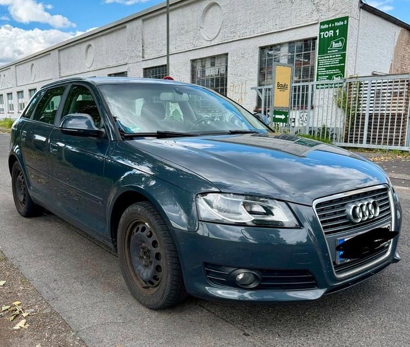 Blau Gebraucht 2010 Audi A3 Sportback Kleinwagen | 5.000 € (Fairer Preis) - Bild 1/4