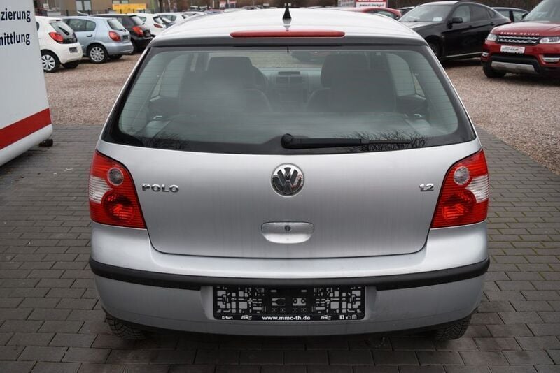 Gebraucht VW Polo Basis 64 PS (47 kW) 2003 Silber Kleinwagen
