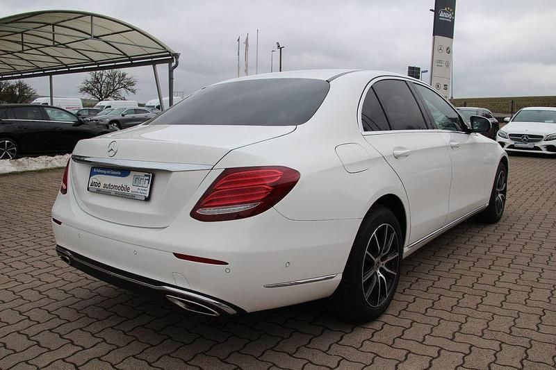 Gebraucht Mercedes E200 Exclusive 184 PS (135 kW) 2016 Weiß Limousine