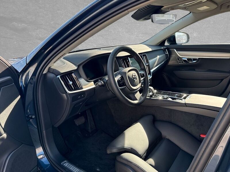 Gebraucht Volvo V90 Plus 455 PS (334 kW) 2024 Denim blue Kombi