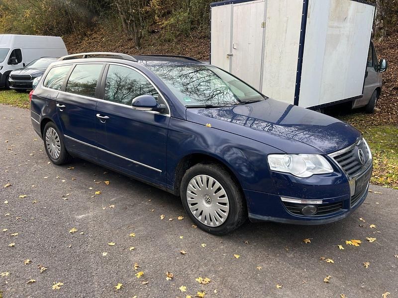 Gebraucht VW Passat Comfortline 150 PS (110 kW) 2009 Maritimblau Kombi