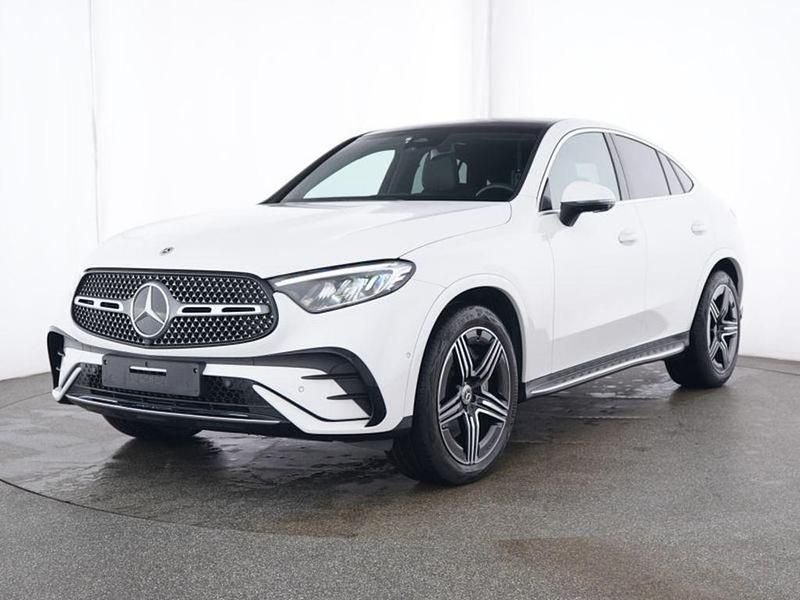 Weiß Gebraucht 2024 Mercedes GLC220 AMG Coupé | 58.900 € (Fairer Preis) - Bild 1/4