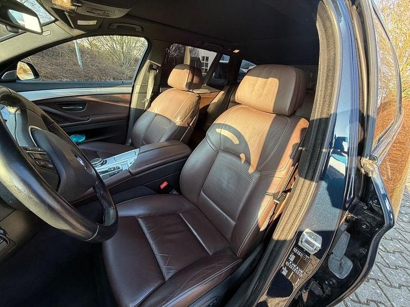 Gebraucht BMW 520 Luxury Line 190 PS (139 kW) 2015 Blau Kombi