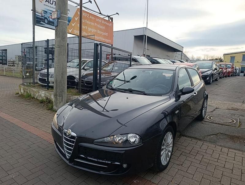 Schwarz Gebraucht 2009 Alfa Romeo 147 Distinctive Kleinwagen | 2.990 € (Etwas zu teuer) - Bild 1/4