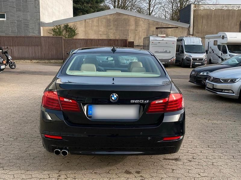 Gebraucht BMW 520 2014 Schwarz Limousine