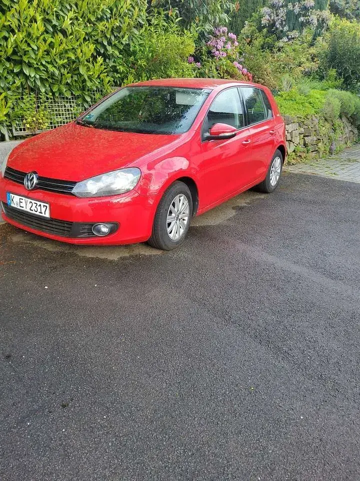 Gebraucht VW Golf VII Move 105 PS (77 kW) 2012 Rot Kleinwagen