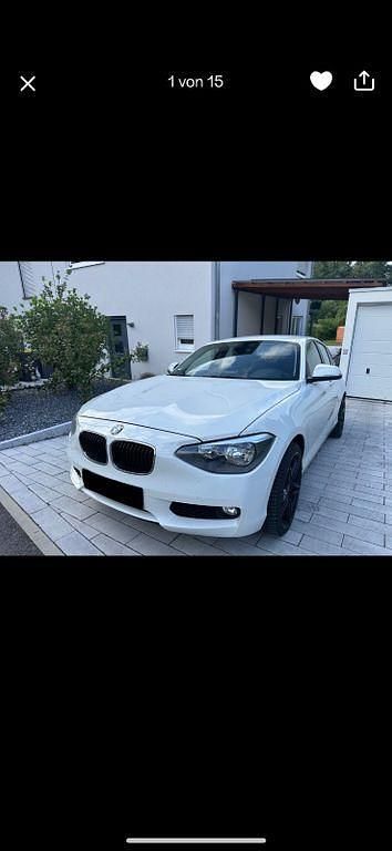 Weiß Gebraucht 2011 BMW 118 Sport Line Kleinwagen | 5.600 € (Fairer Preis) - Bild 1/4