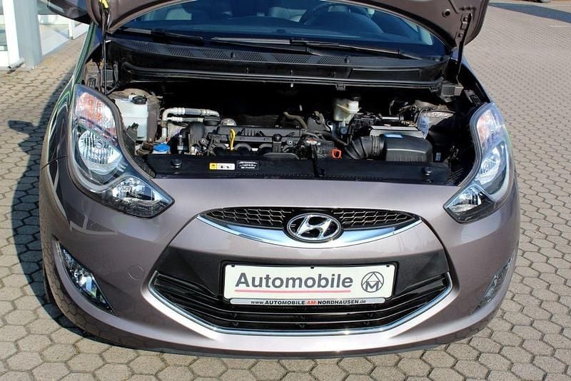 Gebraucht Hyundai ix20 Edition 125 PS (91 kW) 2014 Grau Kleinwagen