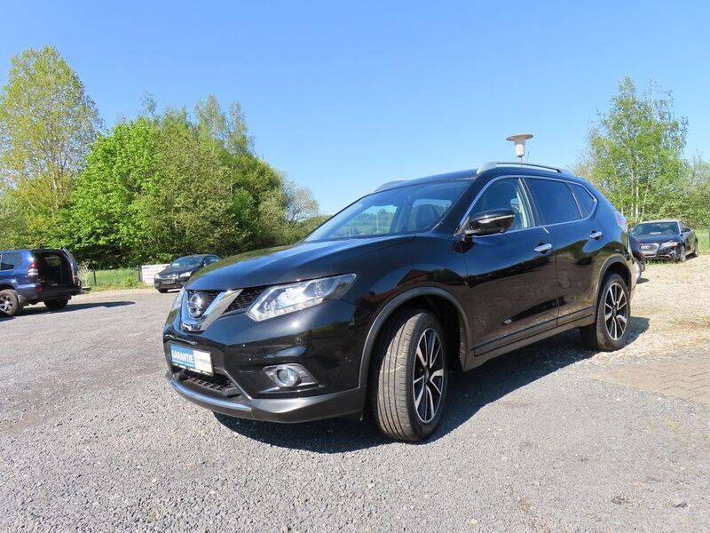 Schwarz Gebraucht 2017 Nissan X-Trail Tekna SUV | 16.800 € (Superpreis) - Bild 1/4
