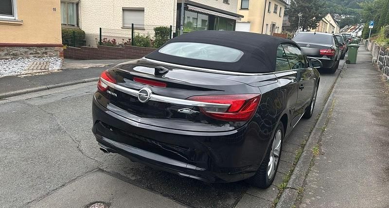 Gebraucht Opel Cascada 140 PS (102 kW) 2018 Schwarz Cabrio