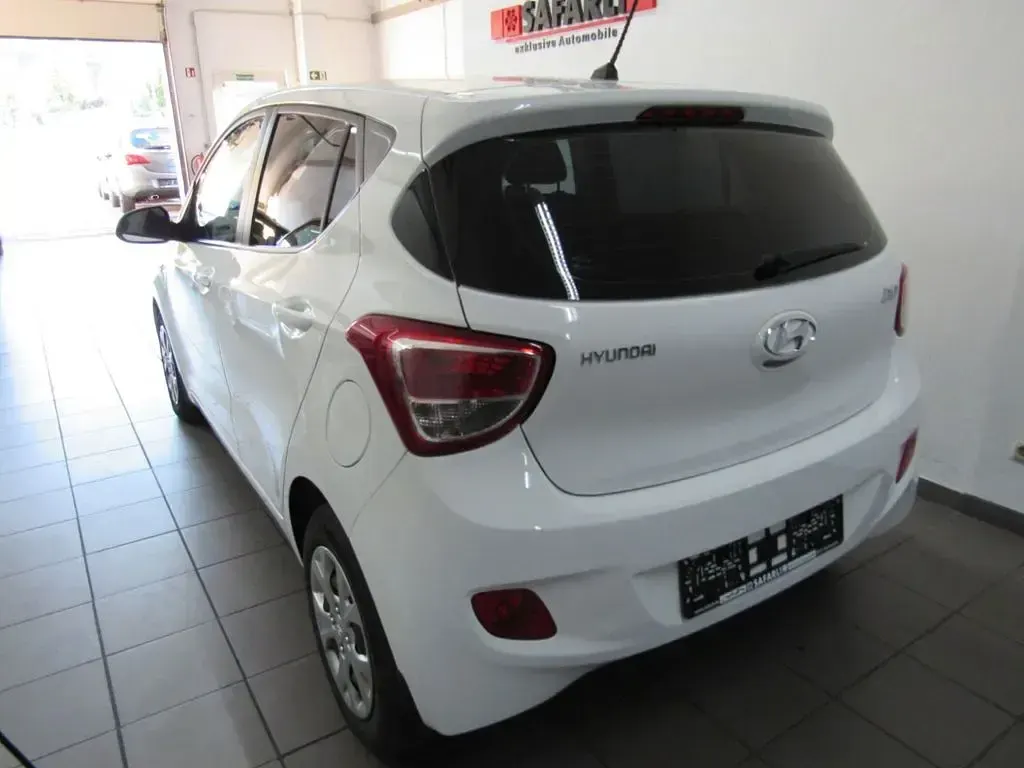 Gebraucht Hyundai i10 Style 87 PS (63 kW) 2017 Weiß Kleinwagen