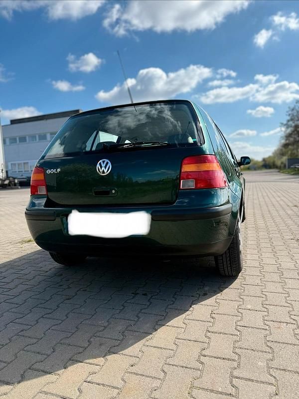 Gebraucht VW Golf IV 75 PS (55 kW) 1998 Grün Kleinwagen