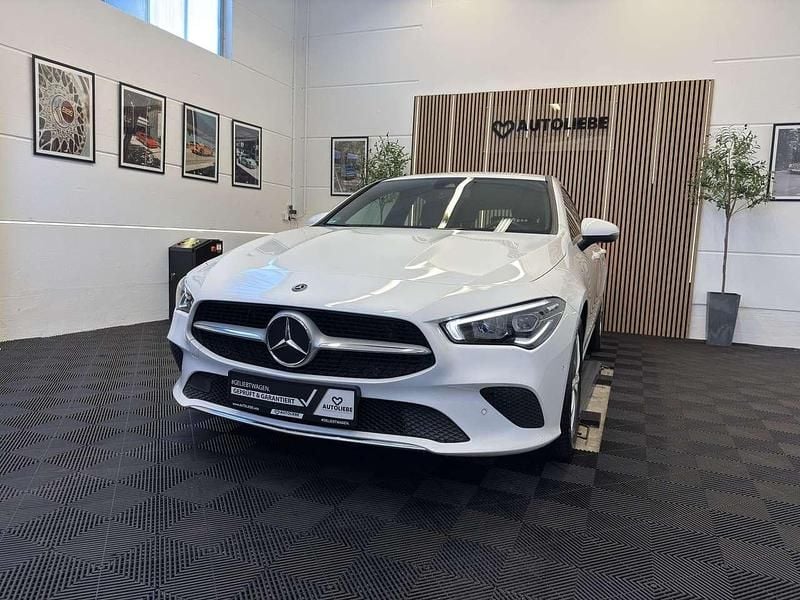 Gebraucht Mercedes CLA200 163 PS (119 kW) 2020 Polarweiss Kombi