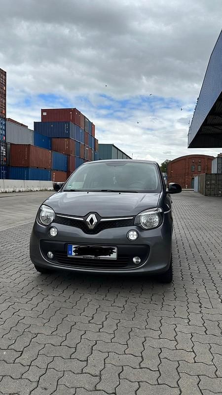 Grau Gebraucht 2017 Renault Twingo LIMITED Kleinwagen | 5.390 € (Fairer Preis) - Bild 1/4