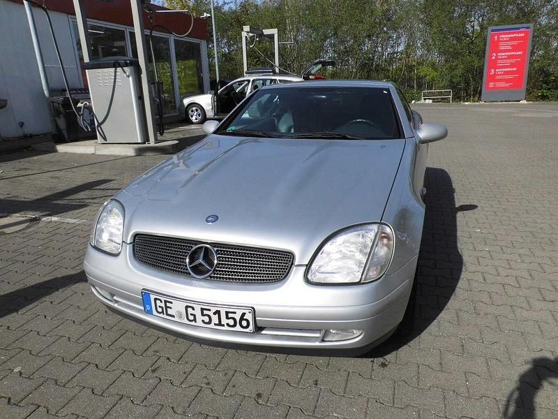 Silber Gebraucht 1999 Mercedes SLK230 Cabrio | 3.990 € (Superpreis) - Bild 1/4