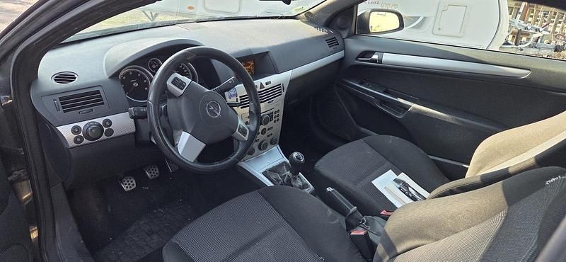 Gebraucht Opel Astra GTC 150 PS (110 kW) 2005 Schwarz Coupé