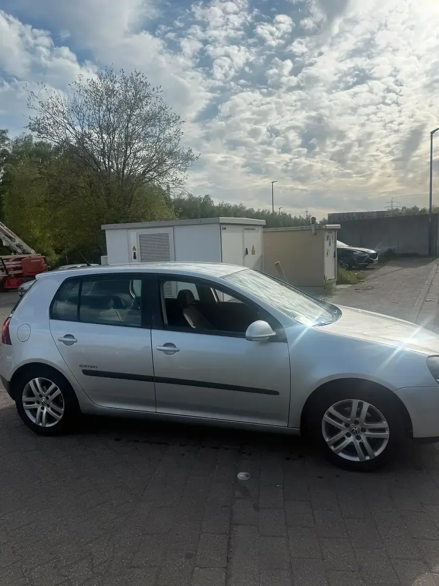 Gebraucht VW Golf V Edition 102 PS (75 kW) 2008 Silber Kleinwagen