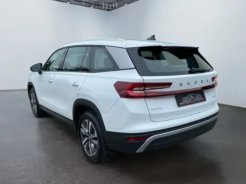 Neu Skoda Kodiaq Selection 150 PS (110 kW) 2026 Moonweiss SUV