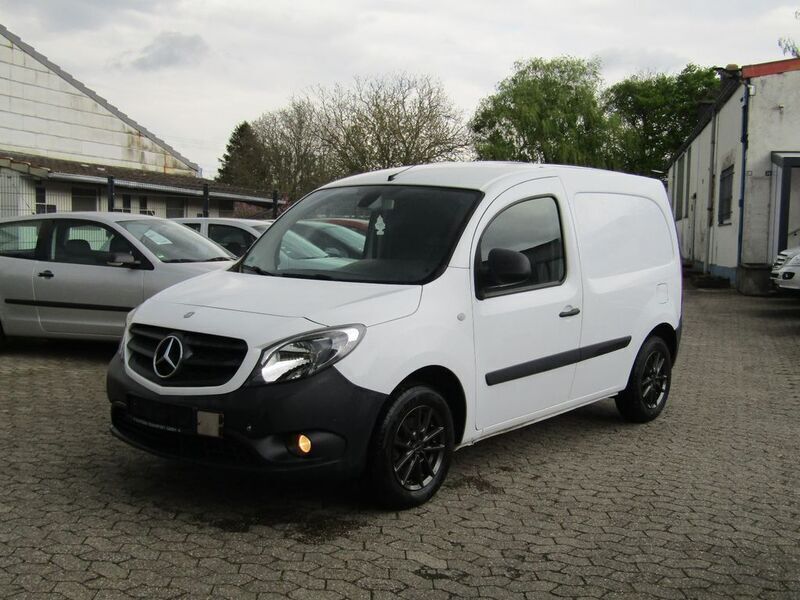 Weiß Gebraucht 2018 Mercedes Citan 109 Van / Kleinbus | 6.300 € (Fairer Preis) - Bild 1/4