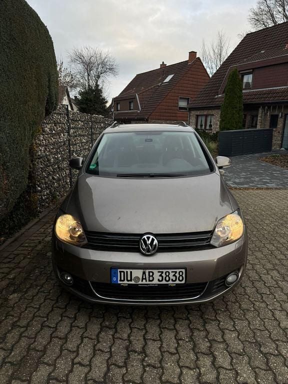 Braun Gebraucht 2013 VW Golf Plus Life Van / Kleinbus | 8.199 € (Guter Preis) - Bild 1/4