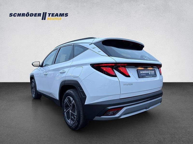 Neu Hyundai Tucson Select 136 PS (100 kW) 2026 Atlas white SUV